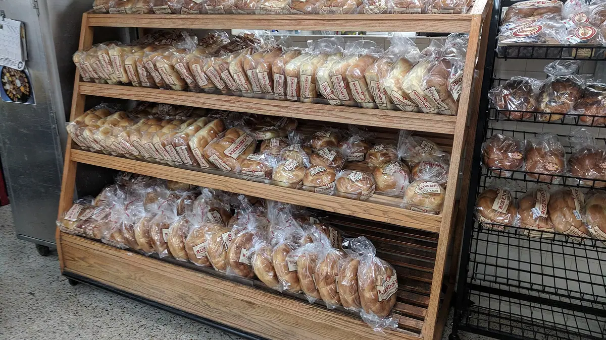 Bayne's – bakery in Grangemouth town centre